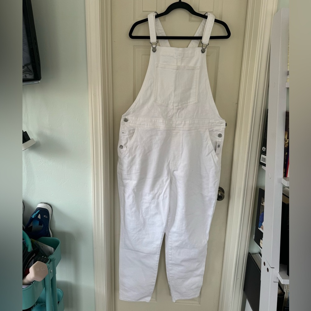Size 16 women’s Old Navy overalls